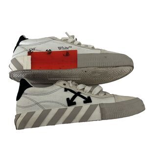 OFF WHITE EUC Vulcanized low-top sneakers size 39 EUR women’s sz 9 US